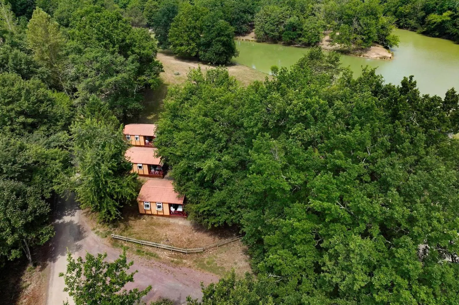 Сasa de vacaciones Chalets Camping Lacs D'Armagnac Bretagne-d'Armagnac